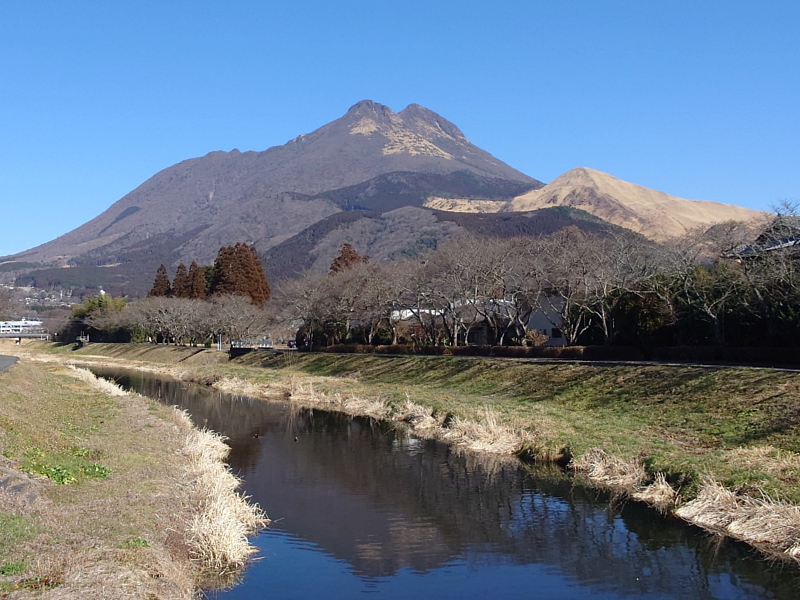 きょうの由布岳